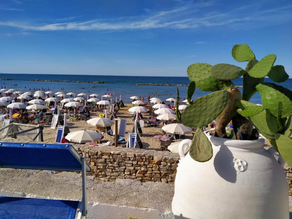 Monolocale Prezioso Villa Trani Buitenkant foto